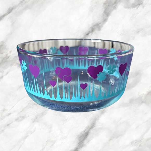 Pyrex Purple Heart Lucky in Love 56 fl oz (4 cups) without Lid - Picture 7 of 8